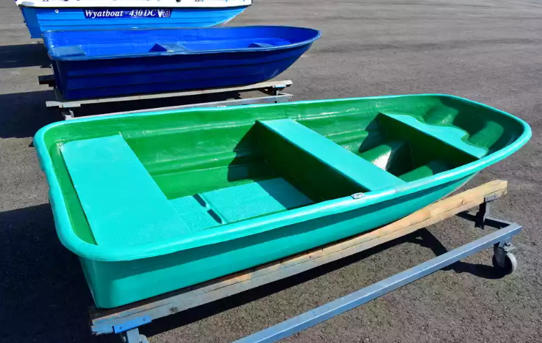 Стеклопластиковая лодка Старт (тримаран) в Севастополе