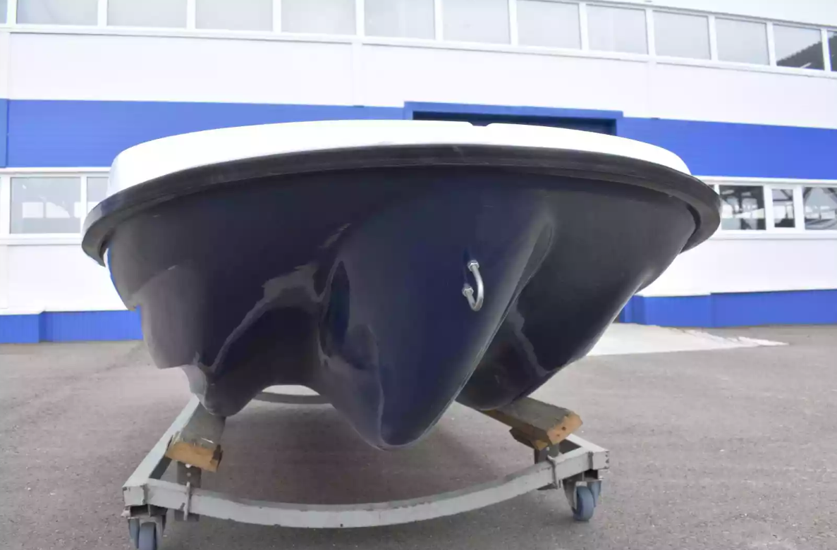 Стеклопластиковая лодка Пингвин New (тримаран) в Севастополе