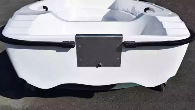 Стеклопластиковая лодка Пингвин (тримаран) в Севастополе