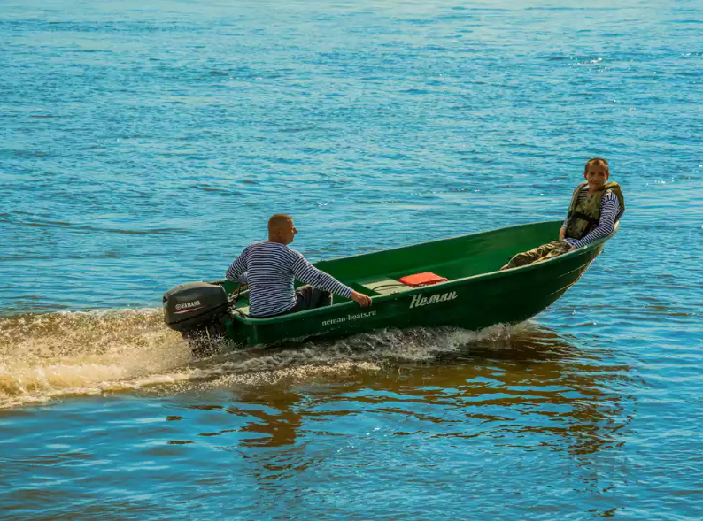 Стеклопластиковая лодка Neman-340 (тримаран) в Севастополе