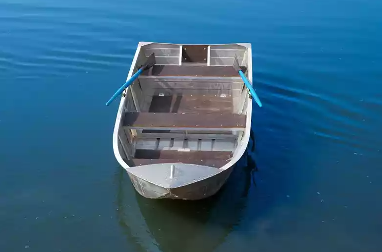 Алюминиевая лодка Вятка-Профи 32 в Севастополе