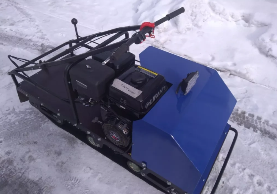 Мотобуксировщик AhtaR ЗИМА с реверсом (задний ход) в Севастополе