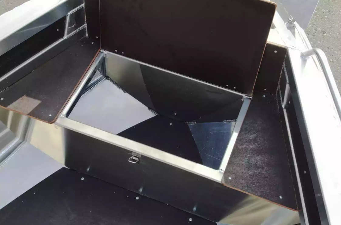 Алюминиевая лодка  Неман-480 Р в Севастополе