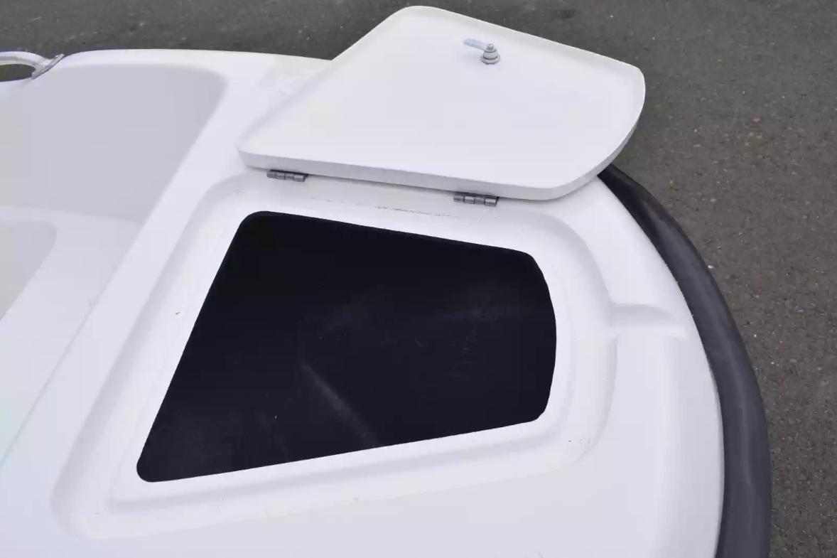 Стеклопластиковая лодка Пингвин New (тримаран) в Севастополе