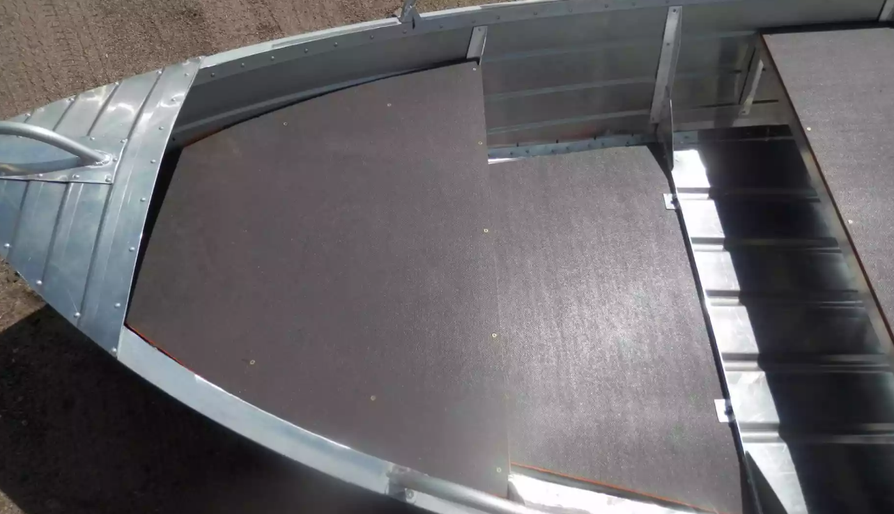 Алюминиевая лодка Вятка-Профи 32 в Севастополе