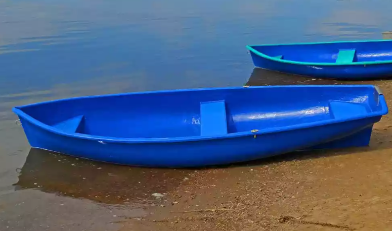 Стеклопластиковая лодка Омуль в Севастополе