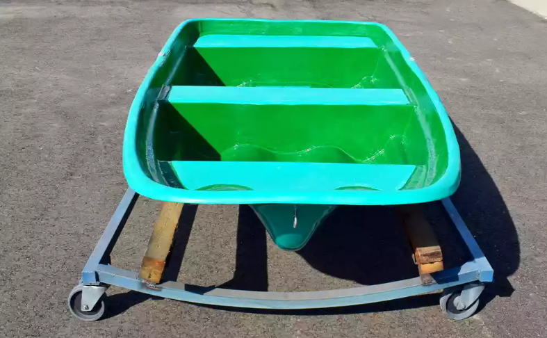 Стеклопластиковая лодка Старт (тримаран) в Севастополе