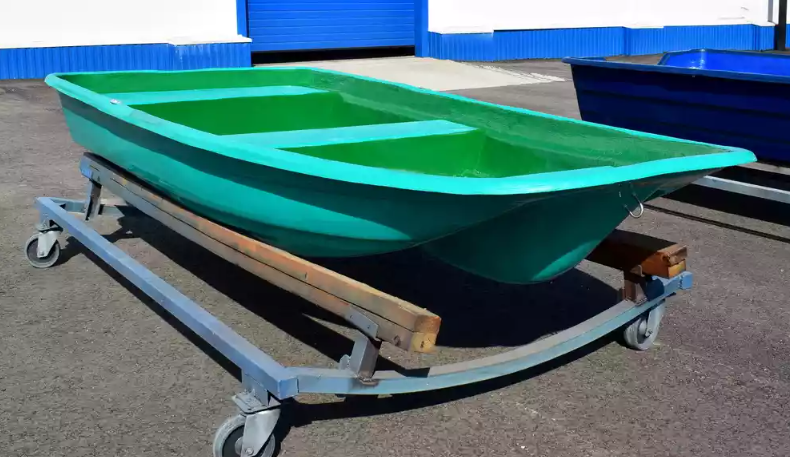 Стеклопластиковая лодка Старт (тримаран) в Севастополе