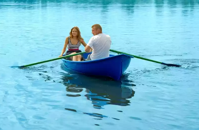 Стеклопластиковая лодка Дельфин в Севастополе