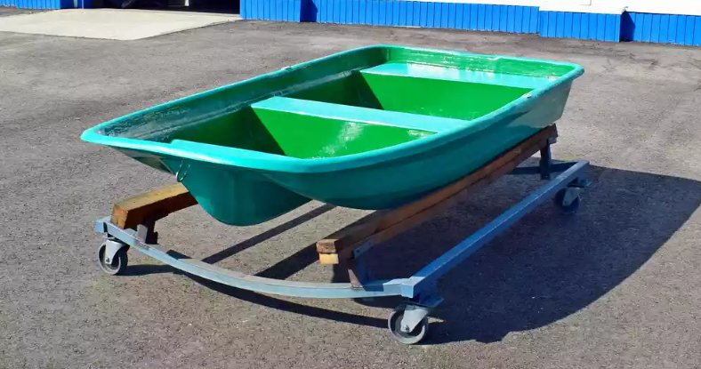 Стеклопластиковая лодка Старт (тримаран) в Севастополе