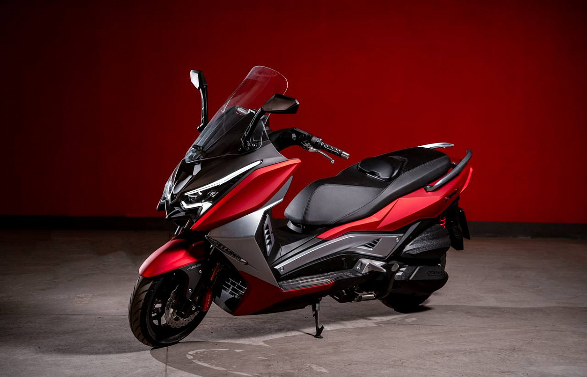 МАКСИСКУТЕР ARIIC 318 в Севастополе