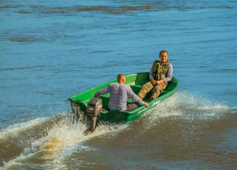 Стеклопластиковая лодка Neman-340 (тримаран) в Севастополе