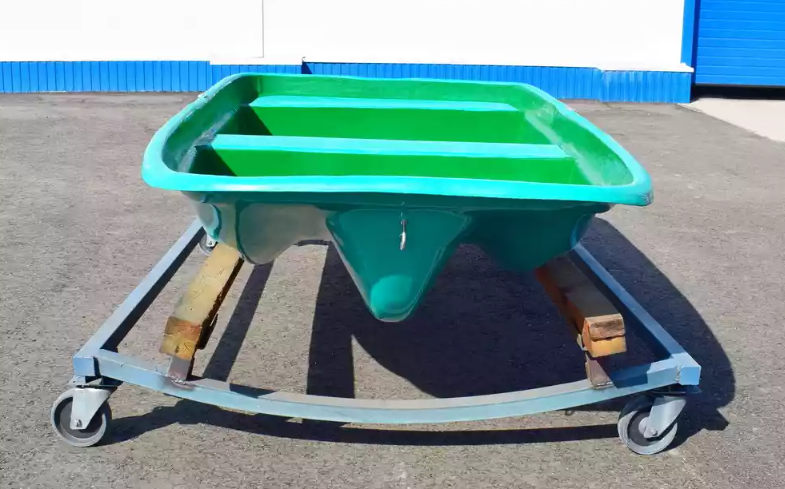 Стеклопластиковая лодка Старт (тримаран) в Севастополе