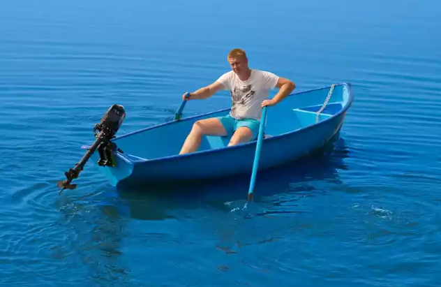 Стеклопластиковая лодка Омуль в Севастополе