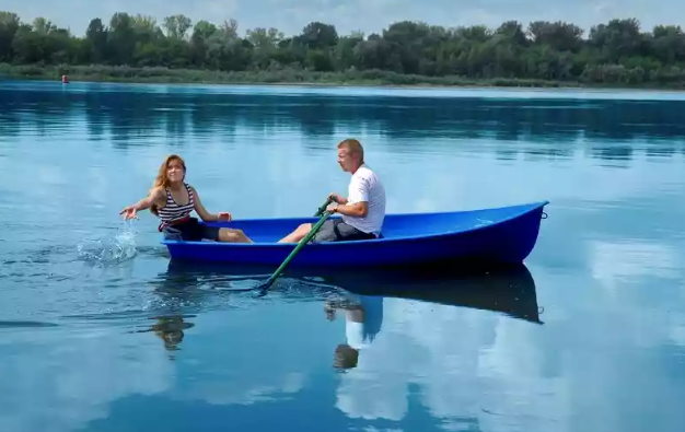 Стеклопластиковая лодка Дельфин в Севастополе