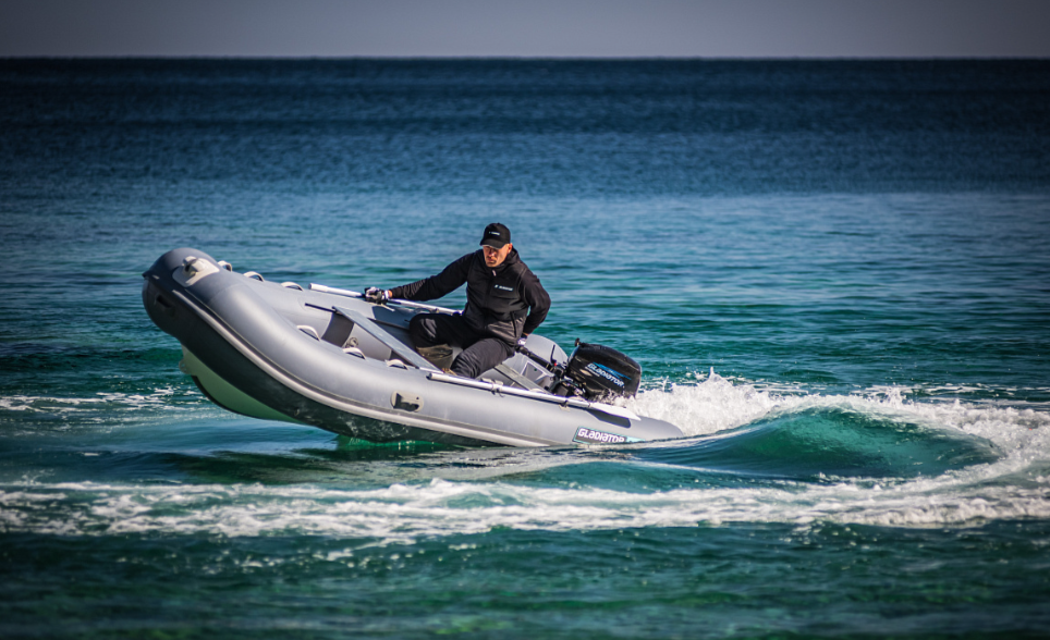 Лодка GLADIATOR RIB380AL в Севастополе