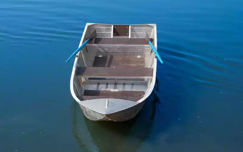 Алюминиевая лодка Вятка-Профи 37 в Севастополе