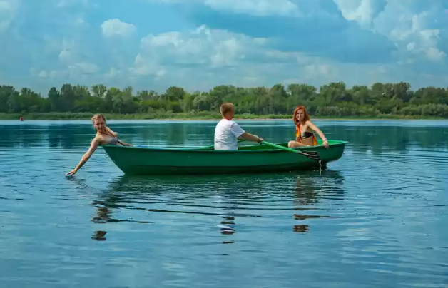 Стеклопластиковая Лодка Голавль в Севастополе