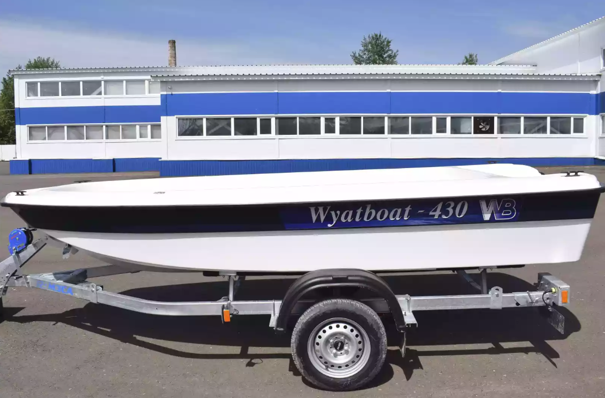 Стеклопластиковая лодка Wyatboat 430 тримаран в Севастополе