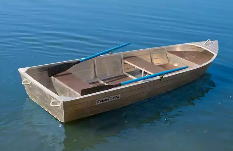 Алюминиевая лодка Вятка-Профи 32 в Севастополе