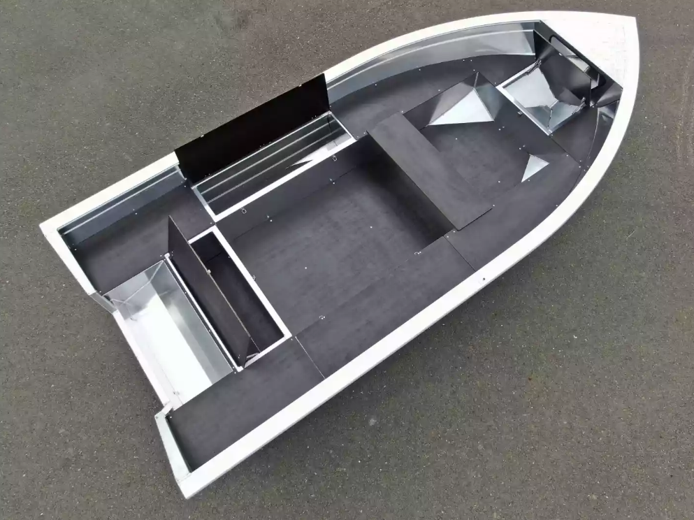 Алюминиевая лодка  Неман-420 в Севастополе