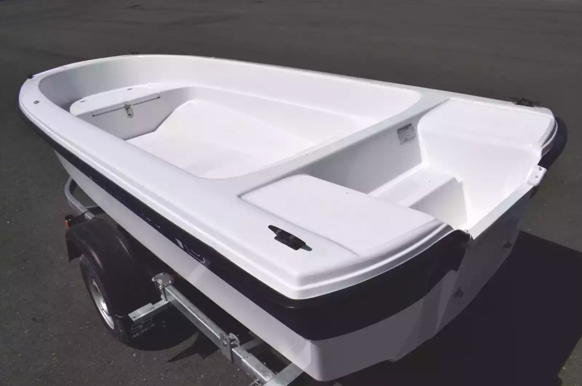 Стеклопластиковая лодка Wyatboat 430 тримаран в Севастополе