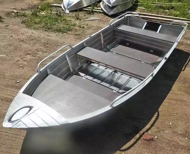 Алюминиевая лодка Вятка-Профи 37 в Севастополе