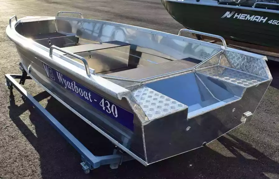 Алюминиевая лодка  Wyatboat-430 Р в Севастополе