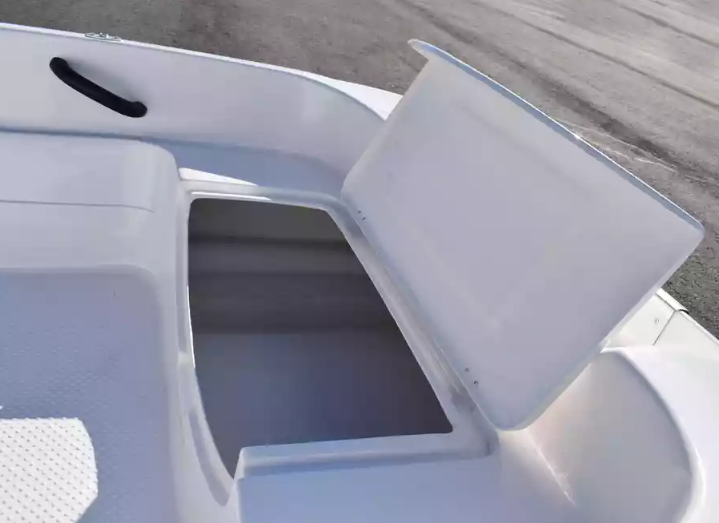 Стеклопластиковая лодка Пингвин (тримаран) в Севастополе