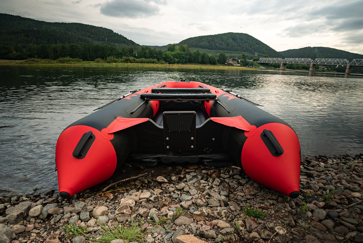 Лодка MISHIMO RIVER JET 400 под водомет в Севастополе