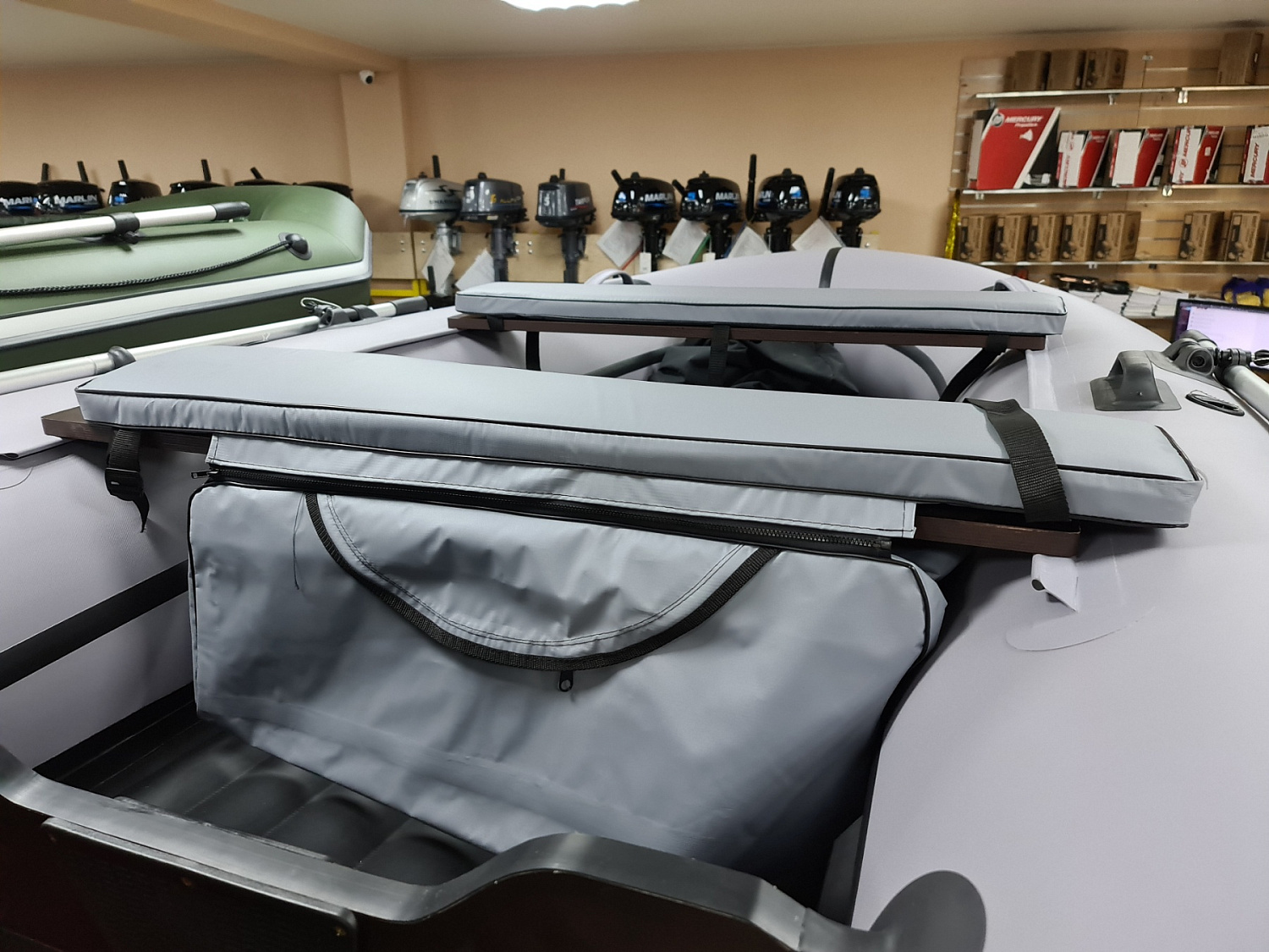 КОМПЛЕКТ МЯГКИХ НАКЛАДОК С СУМКОЙ ДЛЯ ЛОДОК 90Х20 СЕРЫЙ в Севастополе