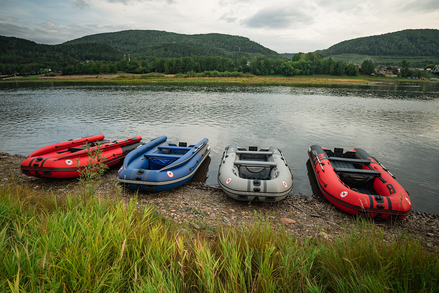 Лодка MISHIMO RIVER FJET PRO 430  под водомет в Севастополе