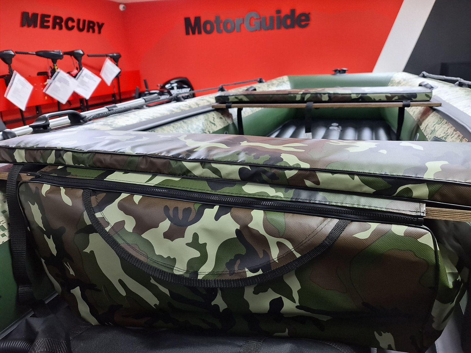 КОМПЛЕКТ МЯГКИХ НАКЛАДОК С СУМКОЙ ДЛЯ ЛОДОК 80Х20 КАМУФЛЯЖ в Севастополе