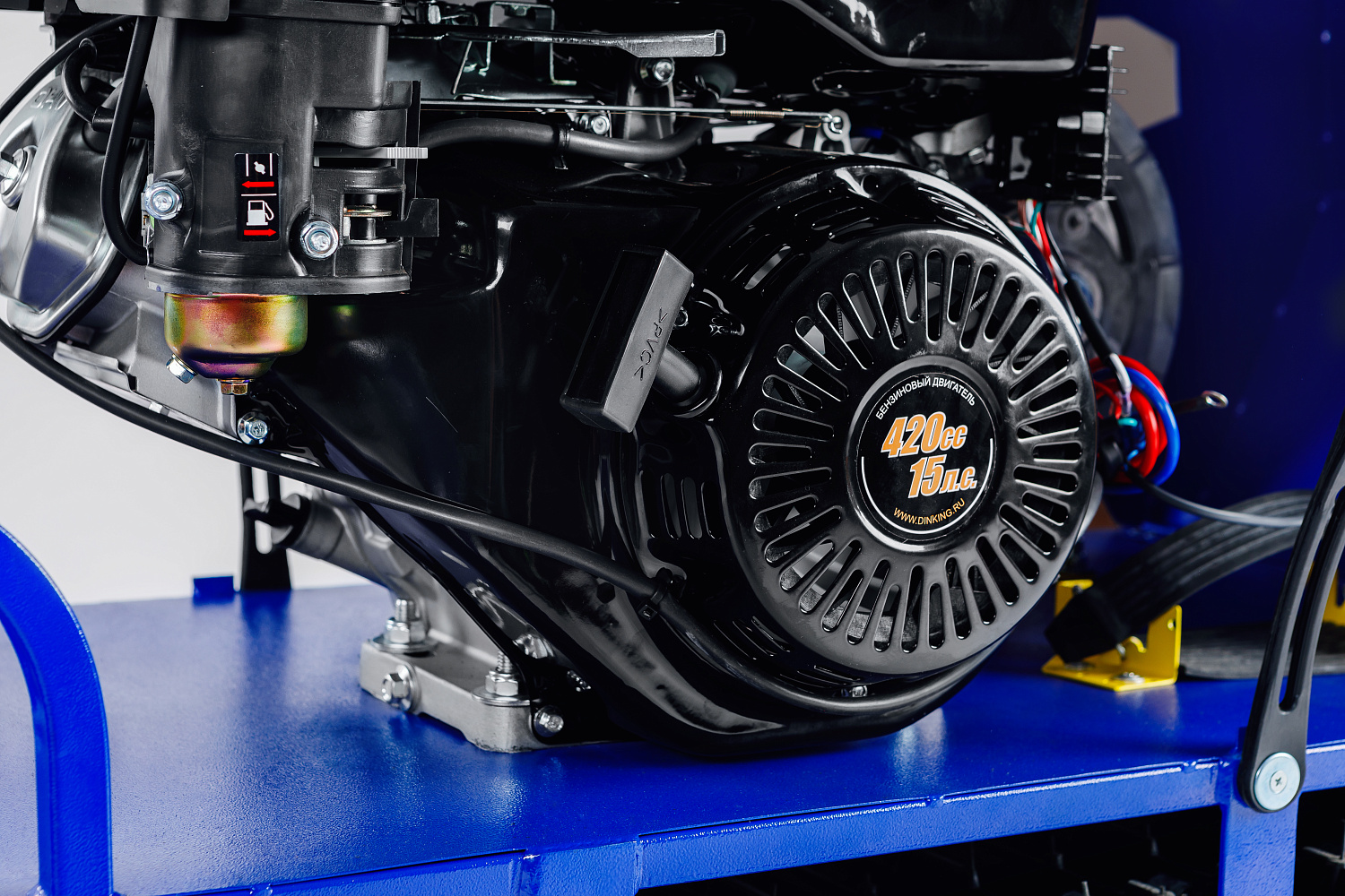 Мотобуксировщик SNOW DOG 17 с эл. запуском (DINKING) в Севастополе