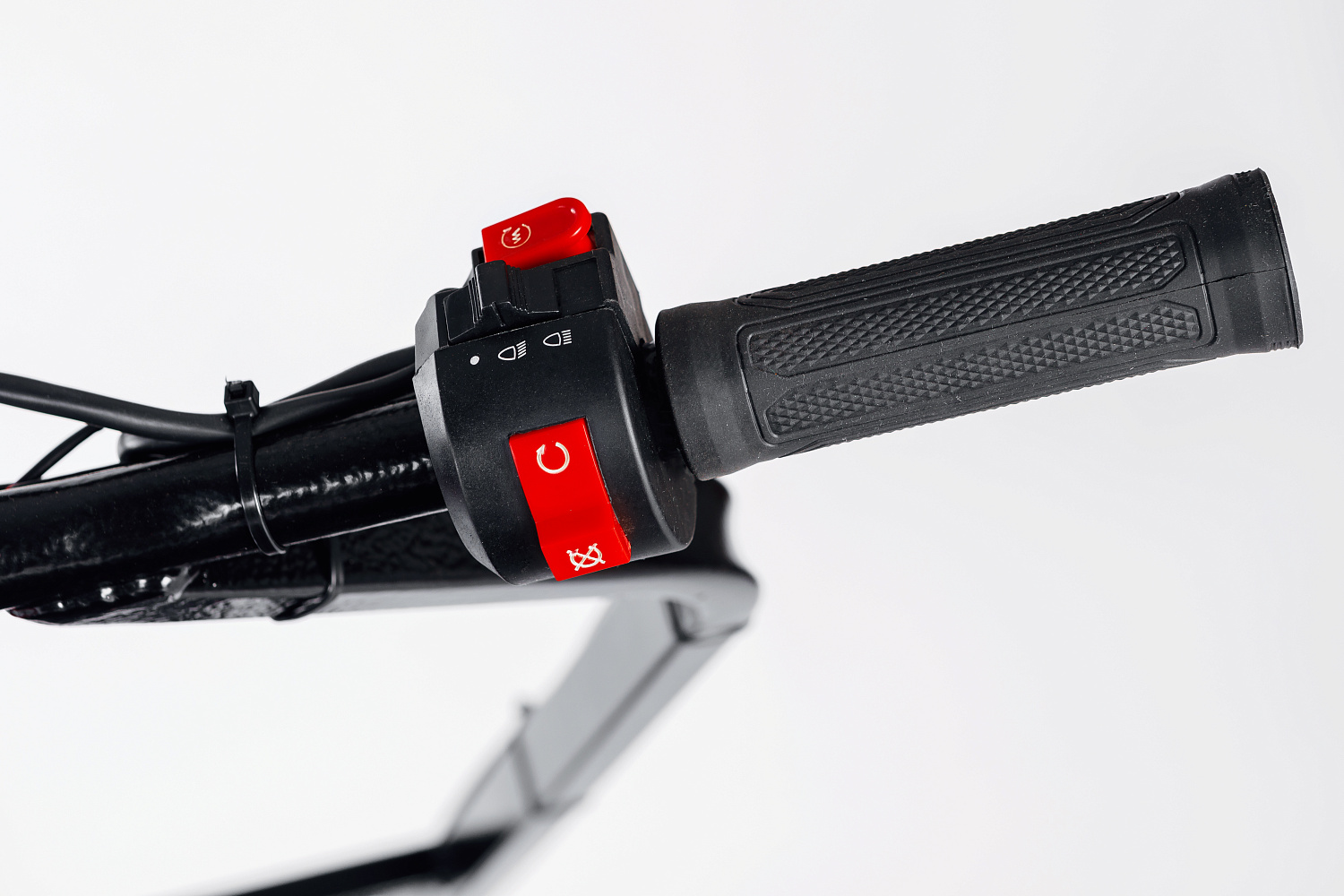 МОТОБУКСИРОВЩИК IKUDZO LONG 2.0 1700/500 EKR19 в Севастополе