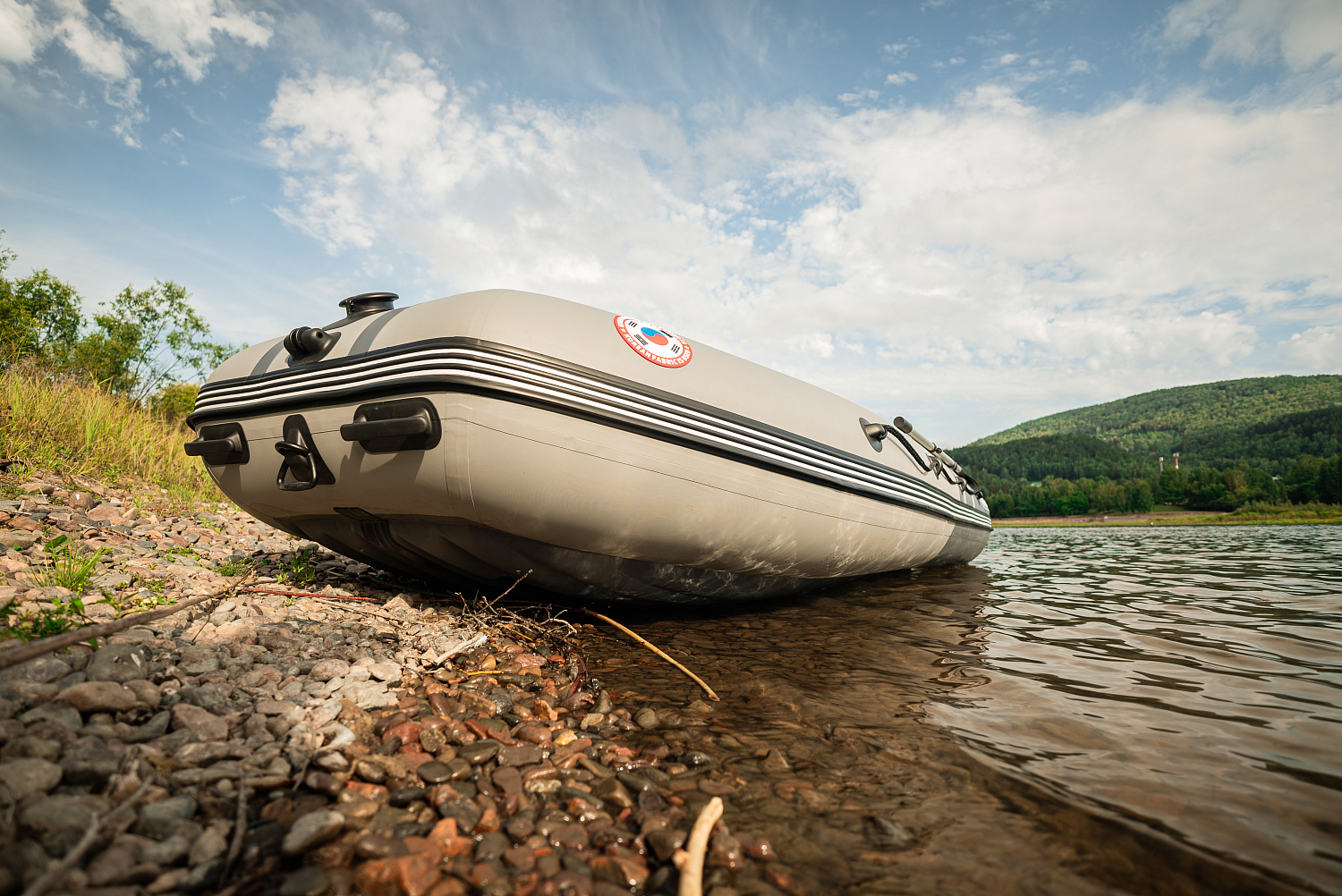 Лодка MISHIMO RIVER JET 390 под водомет в Севастополе